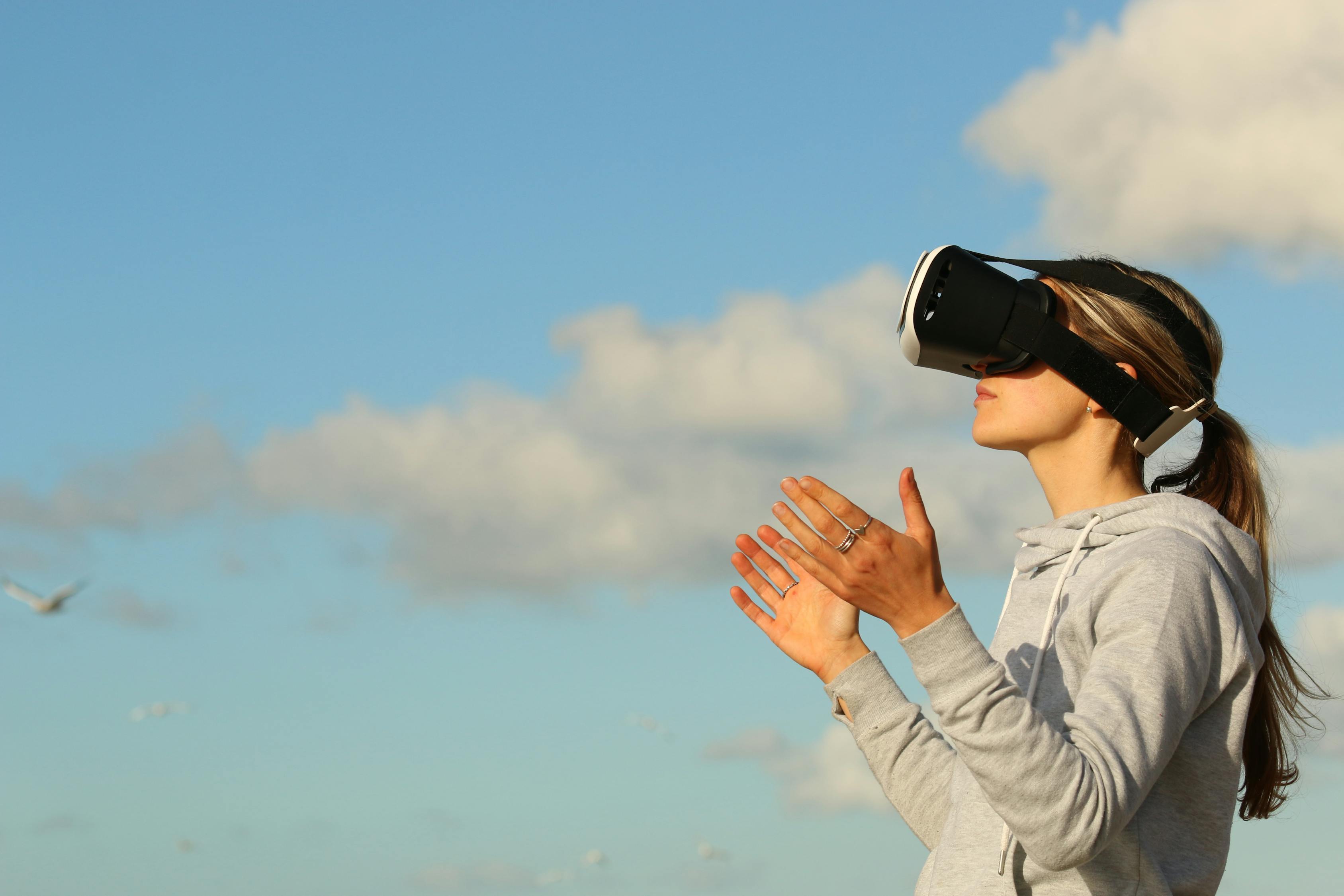 探索最新VR设备，揭开虚拟现实技术崭新领域神秘面纱