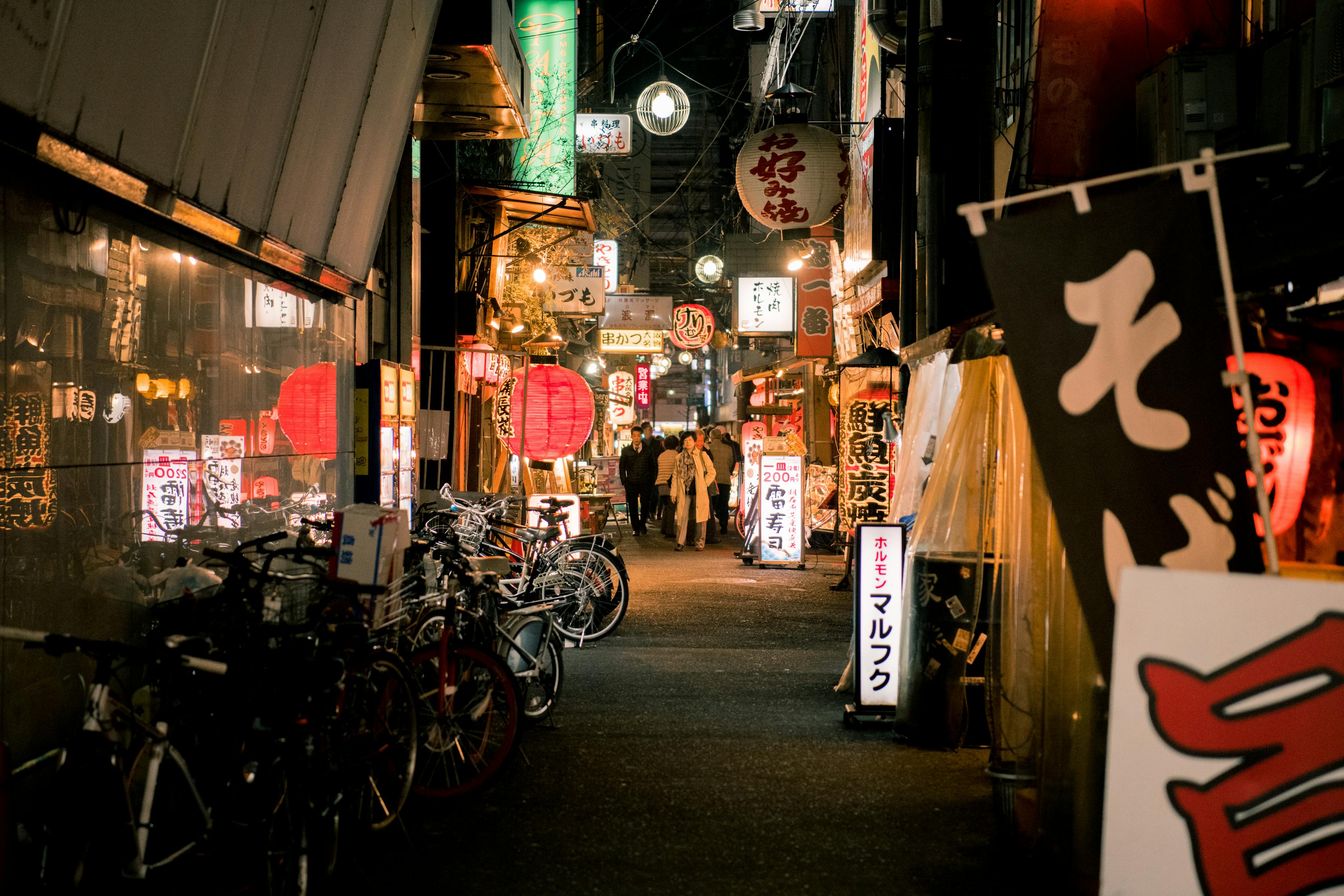 探索城市夜生活，最新夜市小吃盛宴
